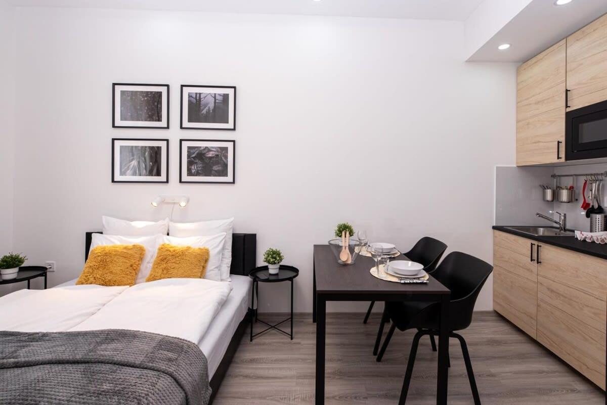 Charming Studio At Downtown Budapeste Exterior foto